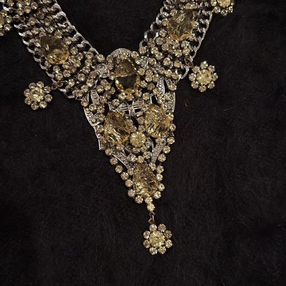 *Host pick* BR jeweled necklace Banana Republic NWT - Picture 3 of 8